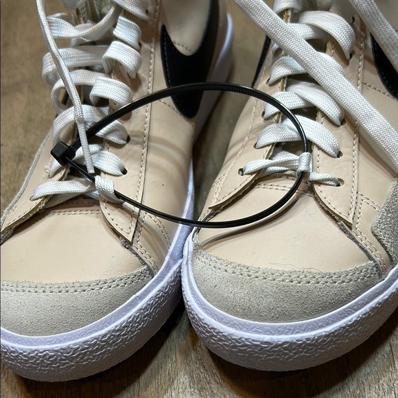 Nike Blazer mid 77, Cream and Black High-Top Athletic Shoes - Picture 5 of 6